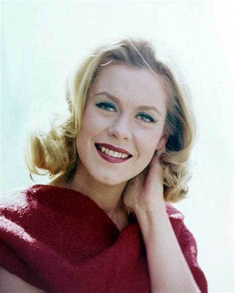 40 Glamorous Photos Of Elizabeth Montgomery In The 1960S。